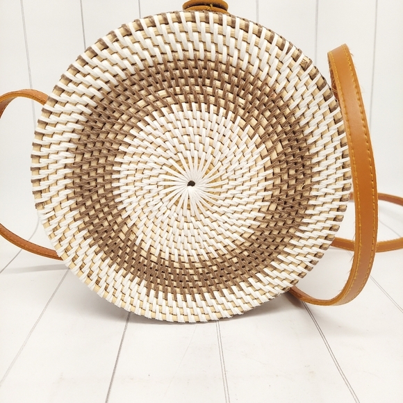 Handwoven Round Bag - Picture 6 of 15